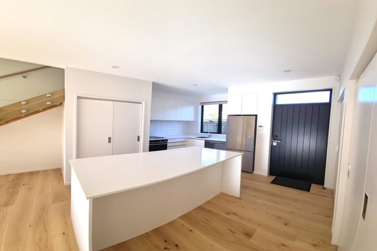 Photo of property in 16b Inglis Street, Seatoun, Wellington, 6022