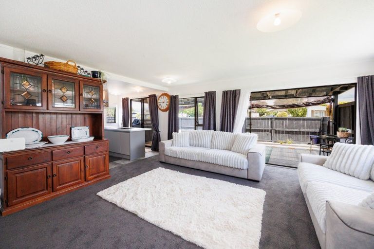 Photo of property in 9 Denver Place, Milson, Palmerston North, 4414