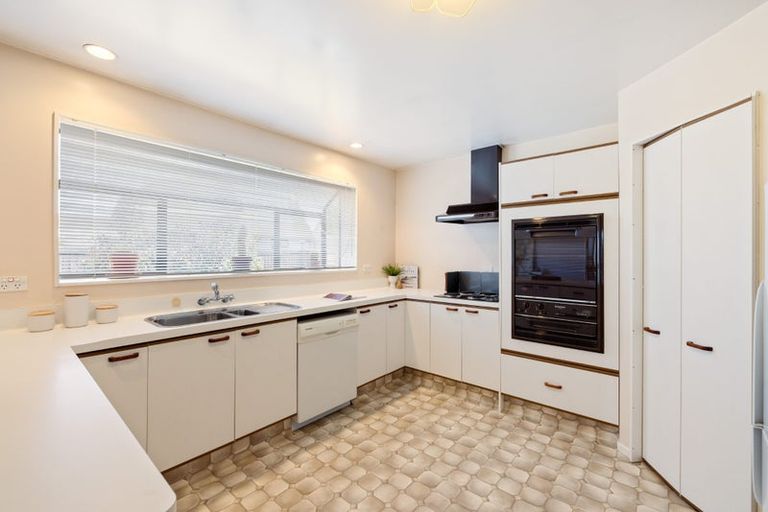 Photo of property in 121 Prestons Road, Redwood, Christchurch, 8051