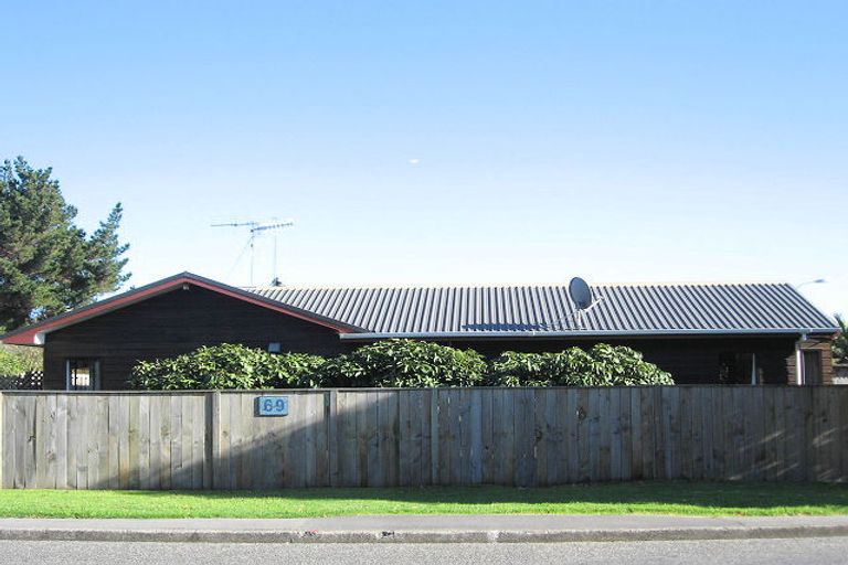 Photo of property in 69 Matai Road, Raumati South, Paraparaumu, 5032