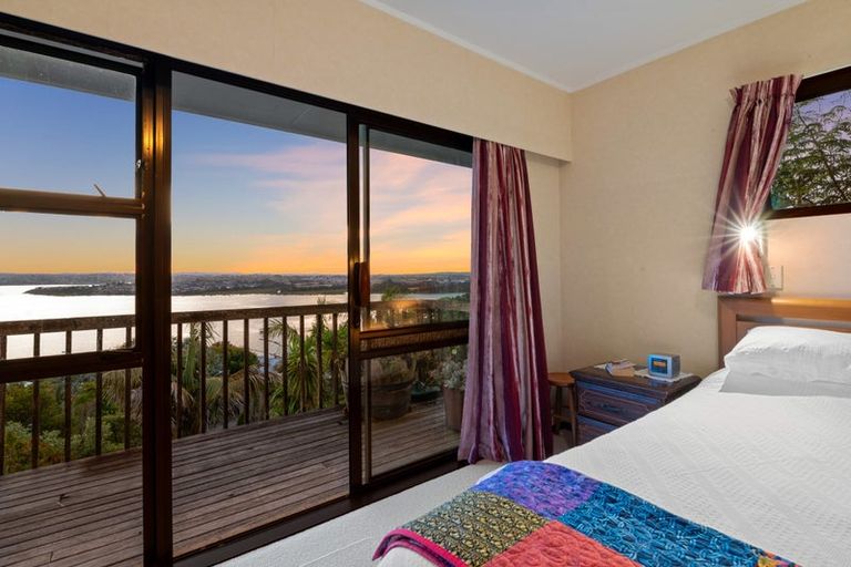 Photo of property in 32 Telstar Place, Beach Haven, Auckland, 0626