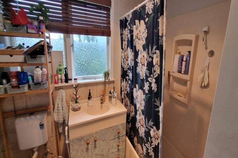 Photo of property in 17c Arran Road, Browns Bay, Auckland, 0630