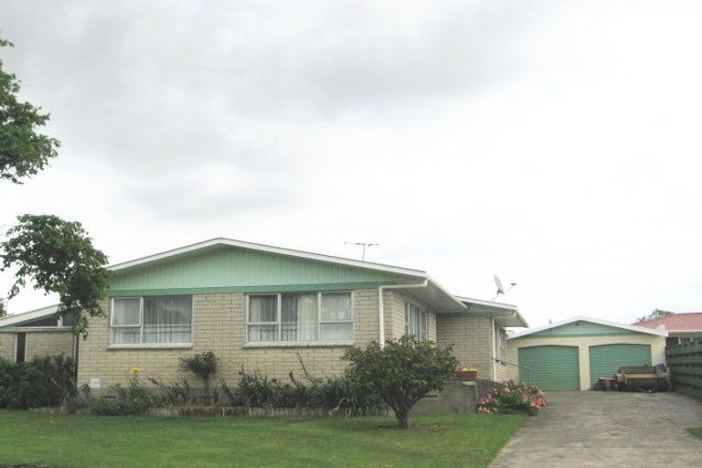Photo of property in 60 Paterson Avenue West, Pukekohe, 2120