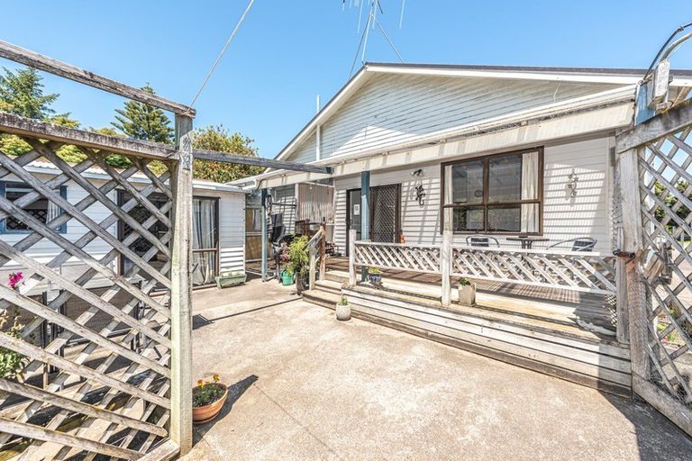 Photo of property in 10 Gonville Avenue, Gonville, Whanganui, 4501