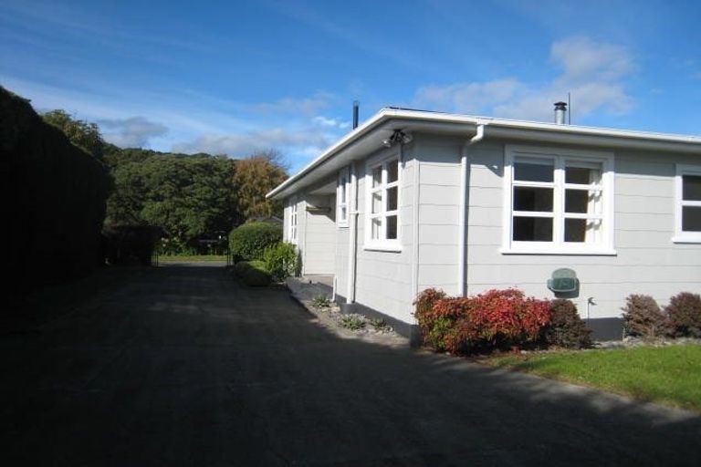 Photo of property in 12 Karu Crescent, Waikanae, 5036