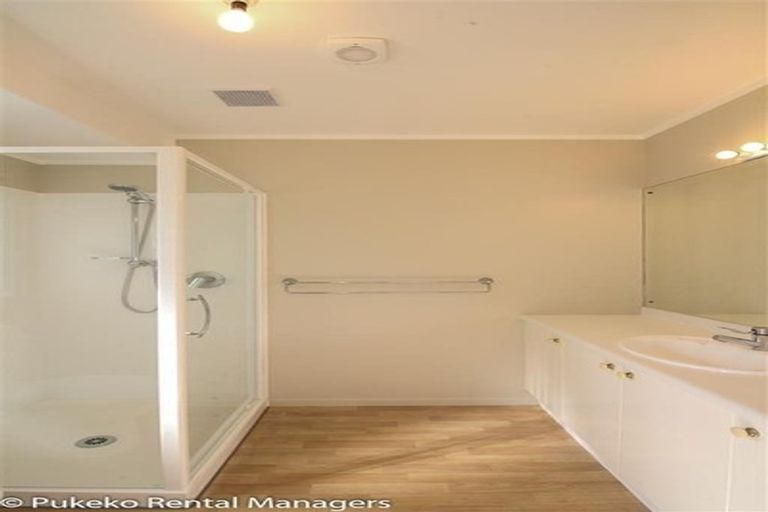 Photo of property in 2/28 Carnoustie Drive, Wattle Downs, Auckland, 2103