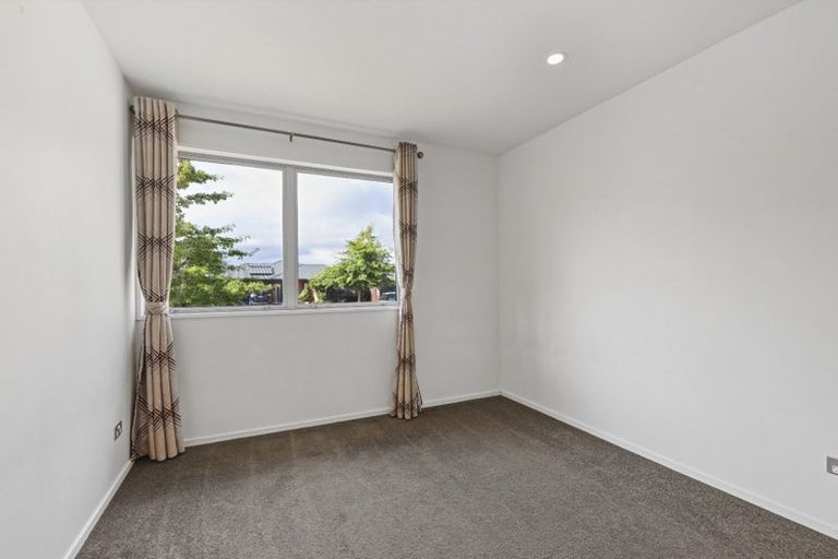 Photo of property in 5 Koura Drive, Rangiora, 7400
