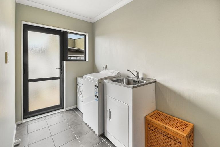 Photo of property in 5 Beirut Court, The Gardens, Auckland, 2105
