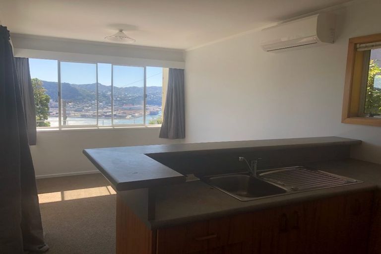 Photo of property in 43 Palliser Road, Roseneath, Wellington, 6011