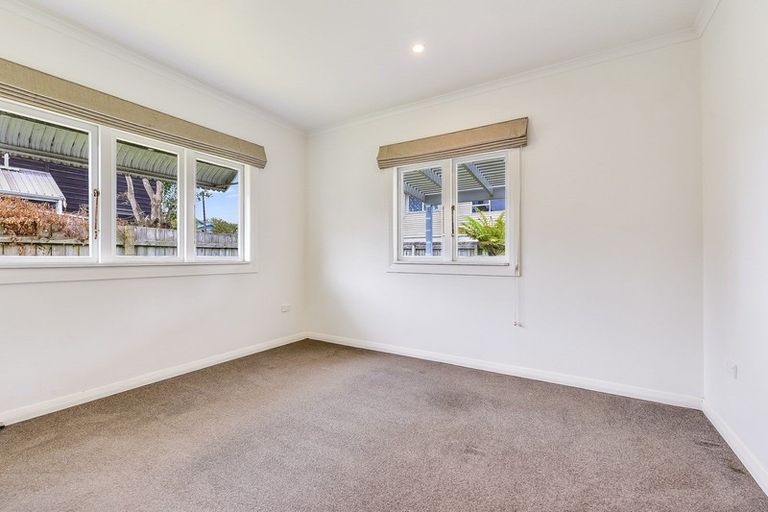 Photo of property in 20 Kiwi Avenue, Forest Lake, Hamilton, 3200