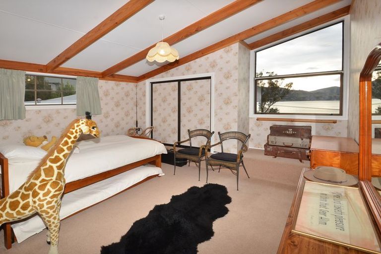 Photo of property in 41 Marine Parade, Macandrew Bay, Dunedin, 9014