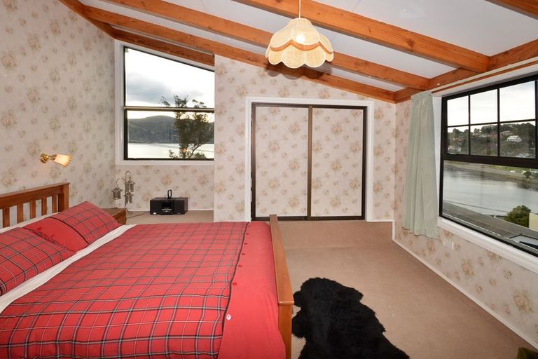 Photo of property in 41 Marine Parade, Macandrew Bay, Dunedin, 9014