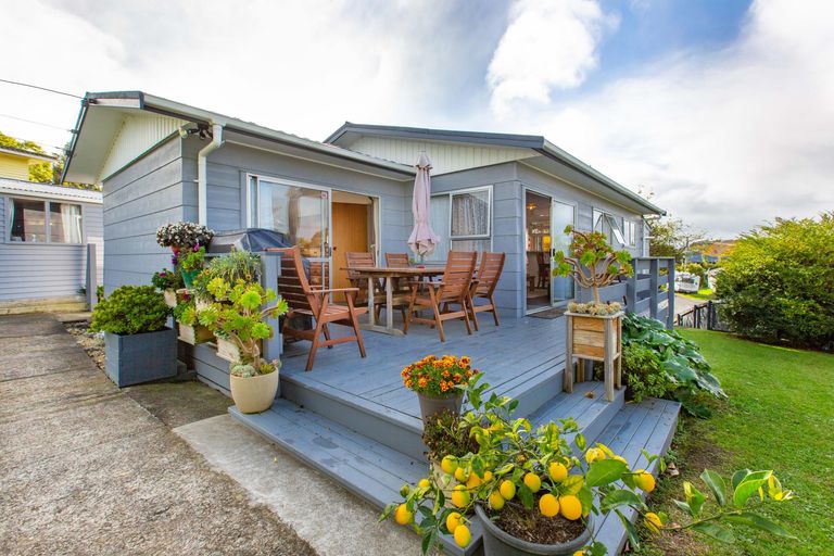 Photo of property in 19 Simon Road, Raglan, 3225