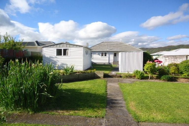 Photo of property in 23 Hay Street, Wainuiomata, Lower Hutt, 5014