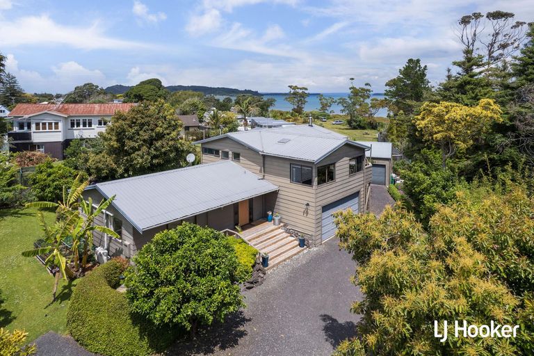 Photo of property in 35 Athenree Road, Athenree, Katikati, 3177