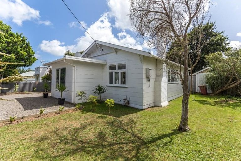 Photo of property in 23 Liverpool Street, Levin, 5510