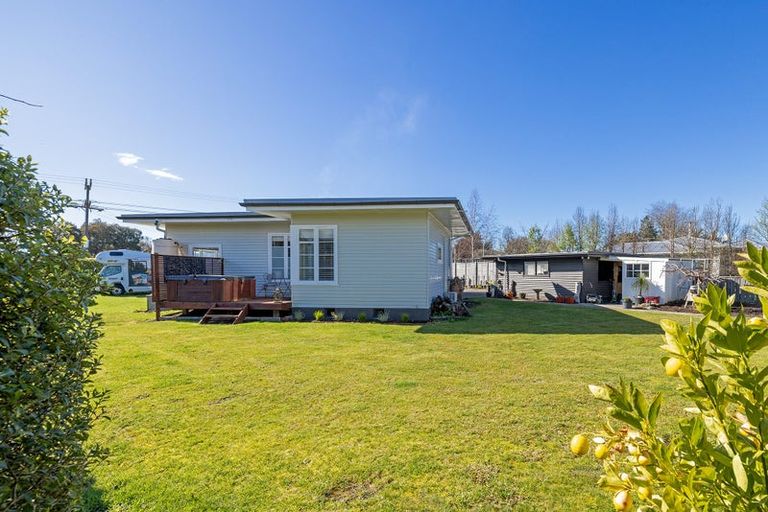 Photo of property in 28 Oxford Street, Martinborough, 5711