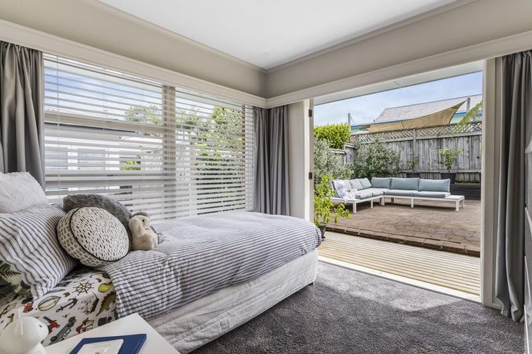 Photo of property in 28 Richmond Avenue, Northcote Point, Auckland, 0627
