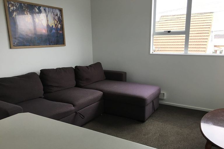 Photo of property in 2/71 Kemp Street, Kilbirnie, Wellington, 6022