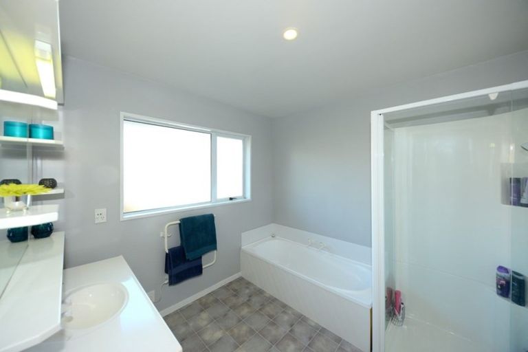 Photo of property in 49 Queenspark Drive, Parklands, Christchurch, 8083