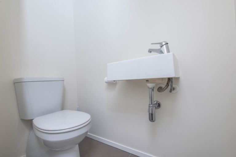 Photo of property in 12/35 Torrens Terrace, Mount Cook, Wellington, 6011