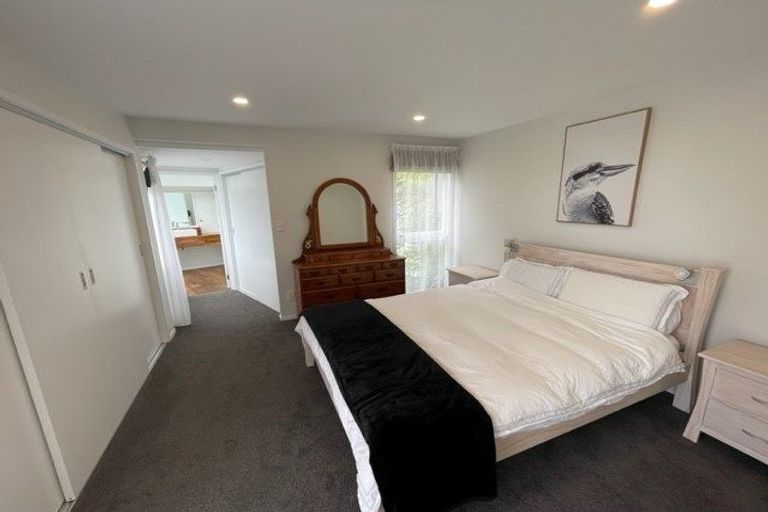 Photo of property in 8 Dalmeny Close, Murrays Bay, Auckland, 0630