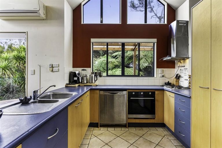 Photo of property in 2/66 Manuka Road, Glenfield, Auckland, 0629