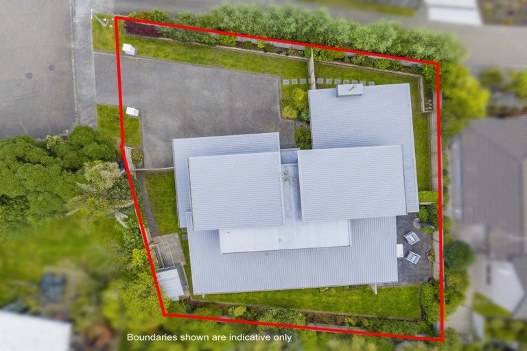 Photo of property in 8 Metzenthin Close, Raumati South, Paraparaumu, 5032