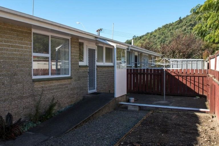 Photo of property in 18b Nelson Square, Picton, 7220