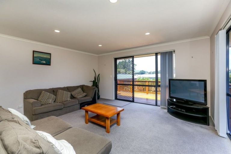 Photo of property in 68 Wairau Road, Oakura, 4314