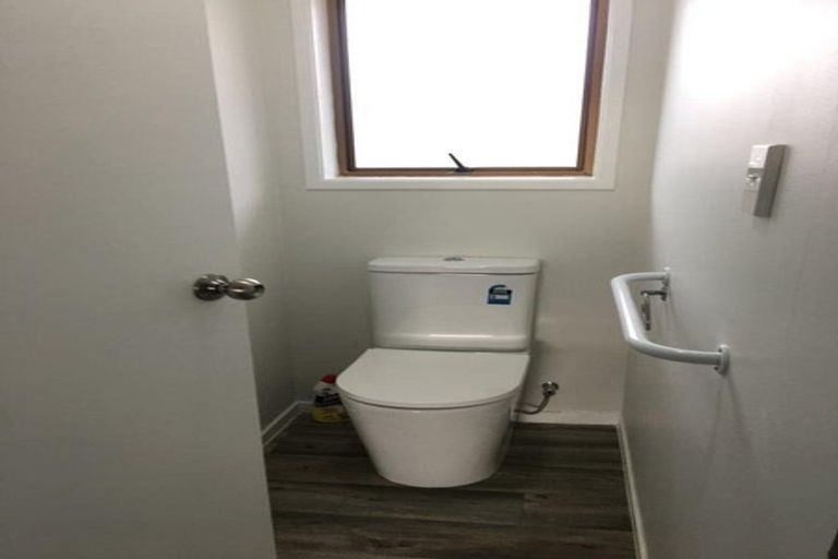 Photo of property in 6a Ballater Place, Highland Park, Auckland, 2010