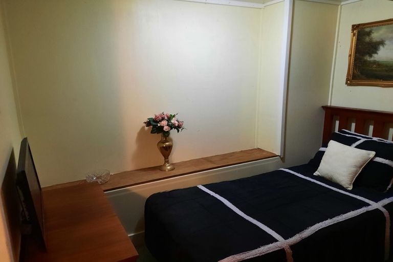 Photo of property in 84 Shakespeare Road, Bluff Hill, Napier, 4110