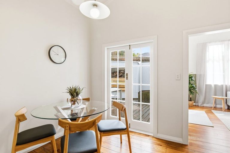 Photo of property in 68 The Parade, Island Bay, Wellington, 6023