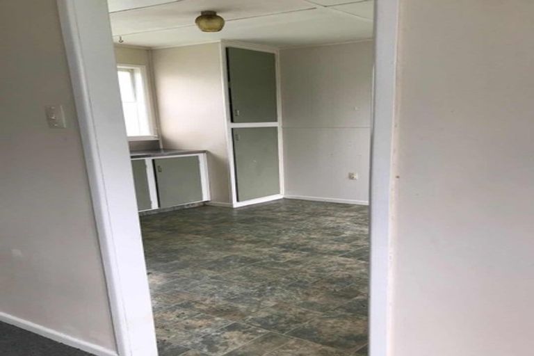 Photo of property in 58 Glendale Road, Glen Eden, Auckland, 0602