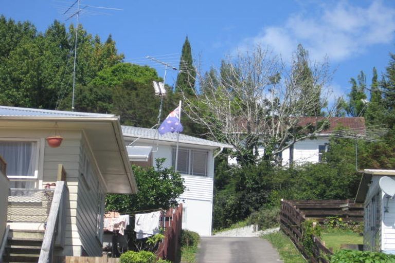 Photo of property in 2/25 Downing Street, Glenfield, Auckland, 0629