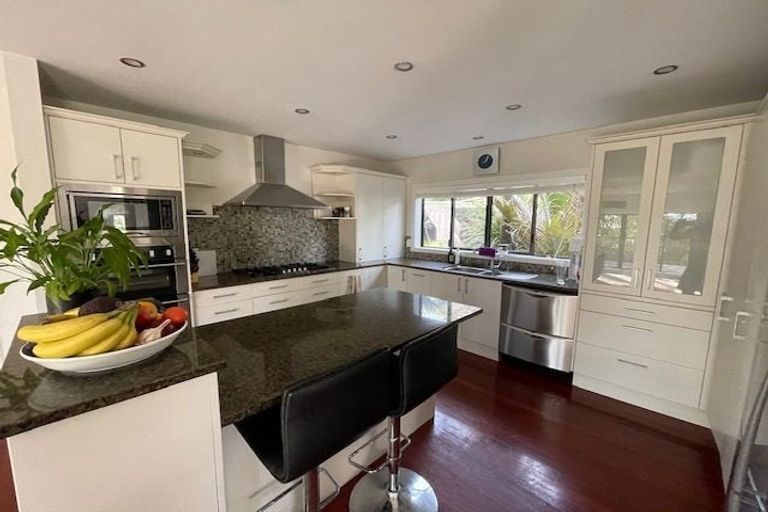 Photo of property in 1/86 Saddleback Rise, Murrays Bay, Auckland, 0630