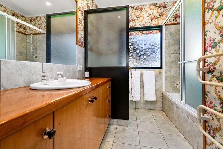 Photo of property in 6 Golf Road, Heretaunga, Upper Hutt, 5018