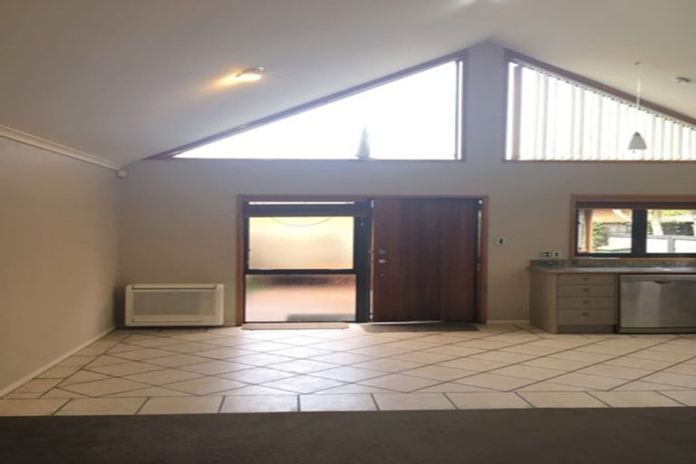 Photo of property in 1 Keppoch Court, Dannemora, Auckland, 2016