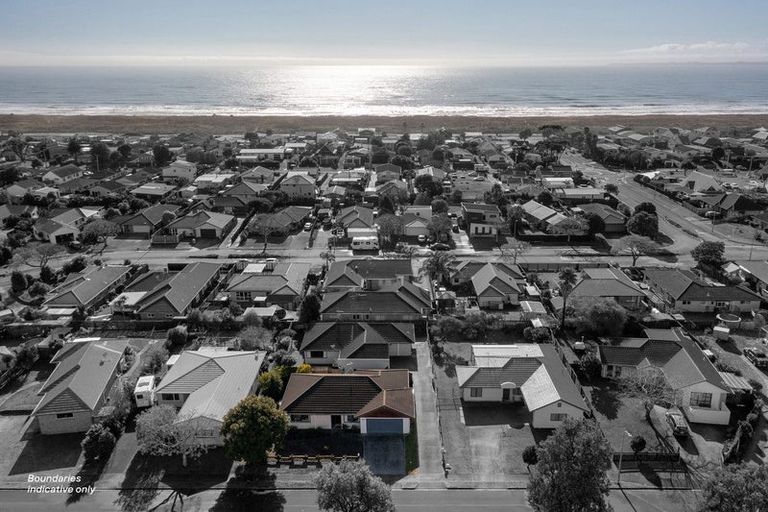 Photo of property in 53 Dalton Drive, Papamoa Beach, Papamoa, 3118