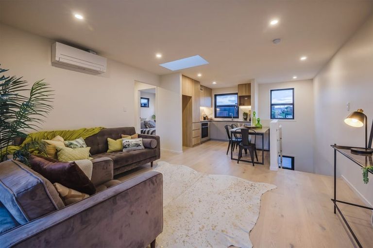 Photo of property in 10 Kaaramuramu Lane, Mangere Bridge, Auckland, 2022