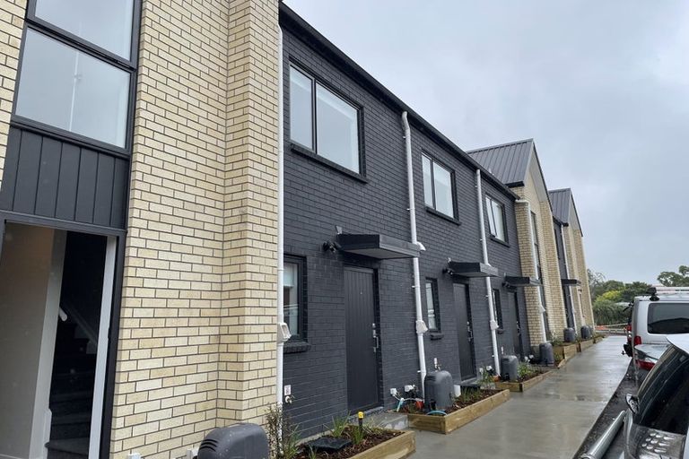 Photo of property in 8/125b Metcalfe Road, Ranui, Auckland, 0612