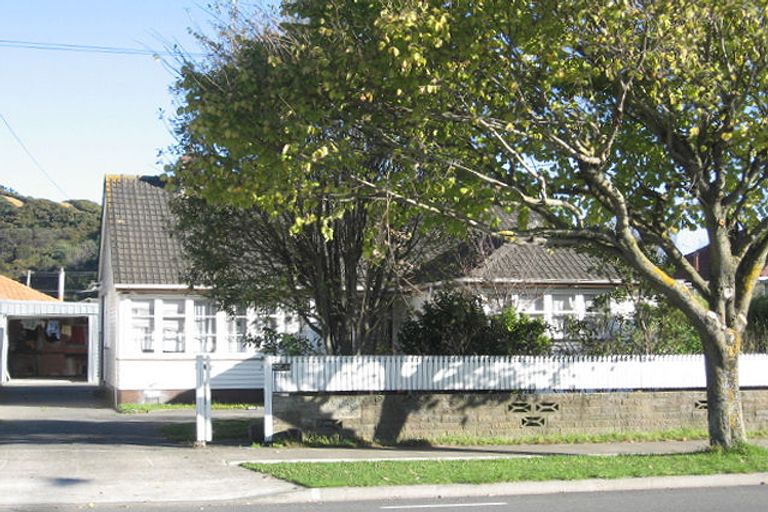 Photo of property in 104 Naenae Road, Naenae, Lower Hutt, 5011
