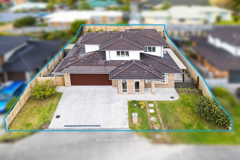 Photo of property in 16 Midhurst Avenue, Henderson, Auckland, 0612