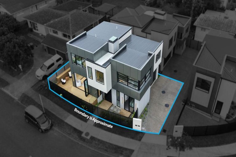 Photo of property in 23b Sorrel Crescent, Bucklands Beach, Auckland, 2012