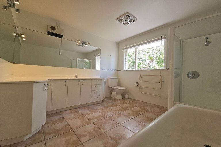 Photo of property in 90 Clyde Road, Ilam, Christchurch, 8041