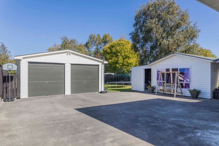 Photo of property in 17 Smith Street, Dannevirke, 4930
