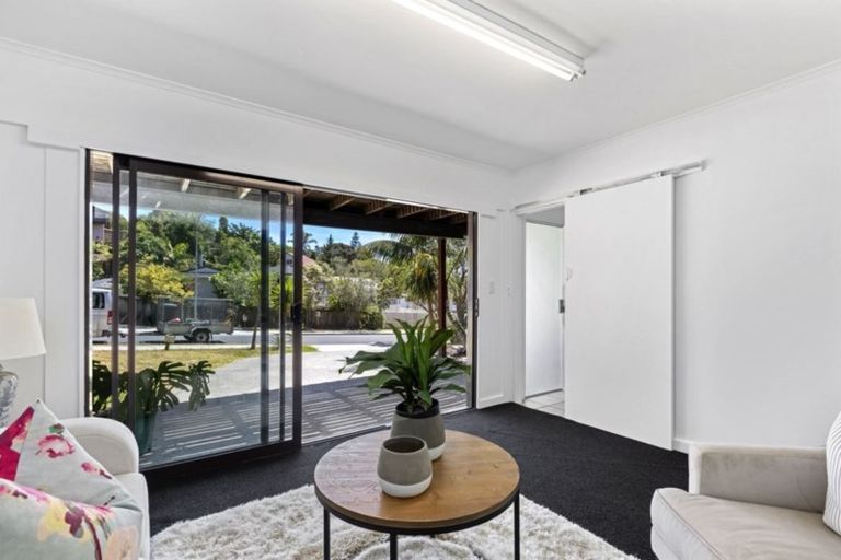 Photo of property in 93 Oaktree Avenue, Browns Bay, Auckland, 0630