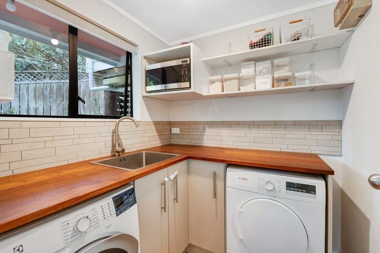 Photo of property in 7 Emery Grove, Bayview, Auckland, 0629