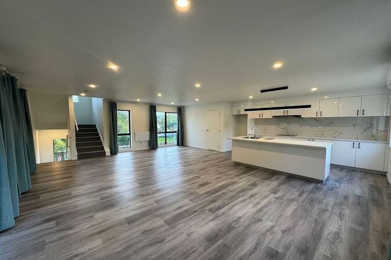 Photo of property in 11 Apple Lane, Henderson, Auckland, 0610