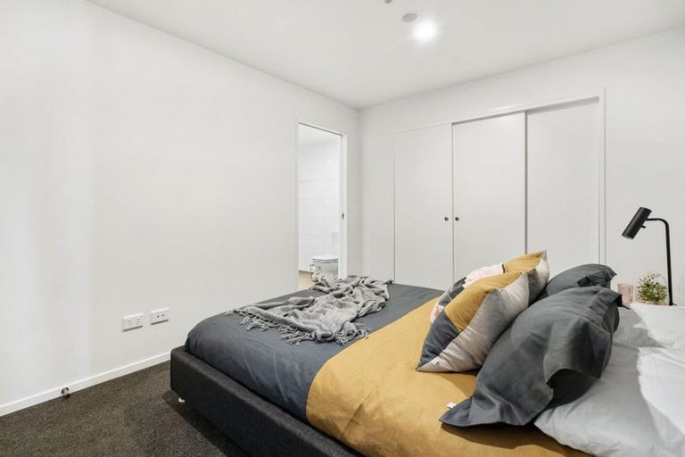 Photo of property in 102/9 East Street, Papakura, 2110